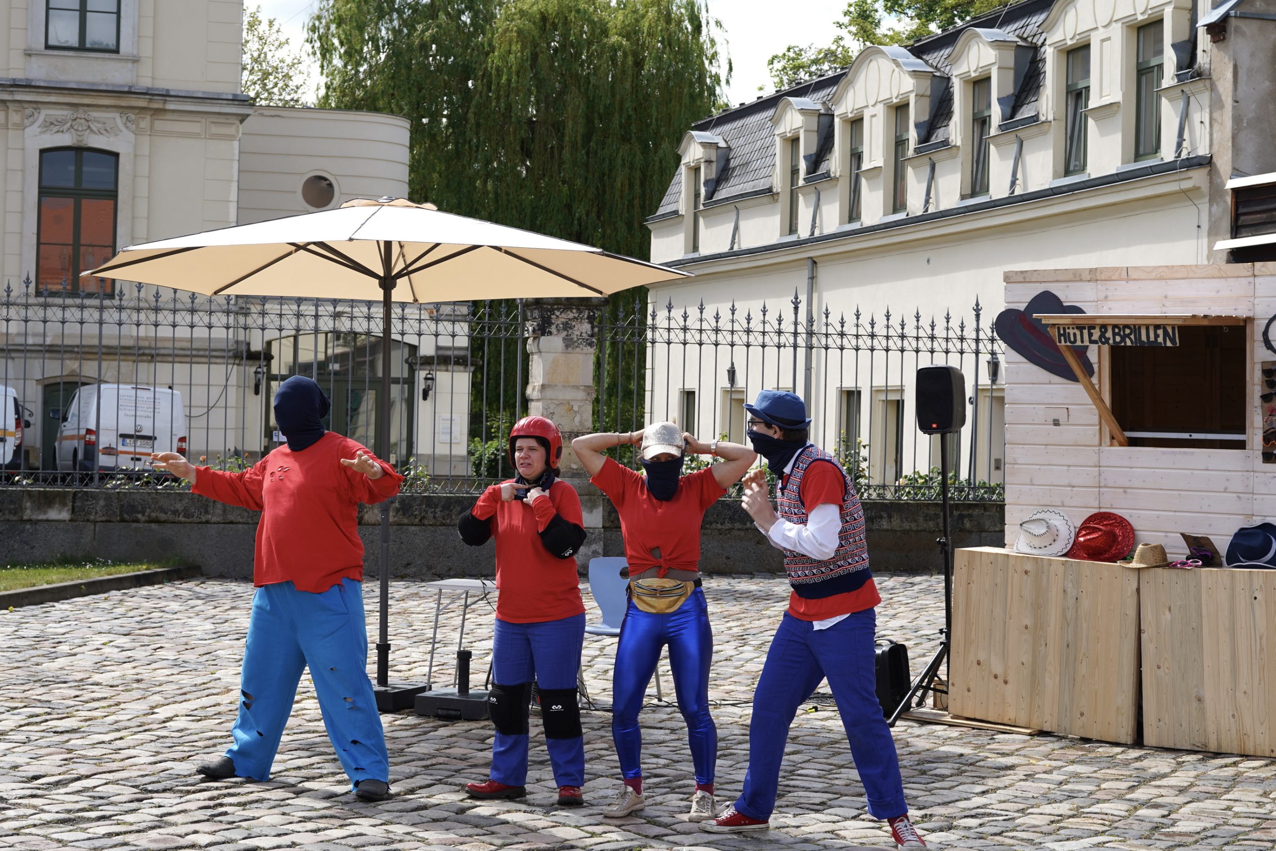 „Piepen raus“ im Schlosshof